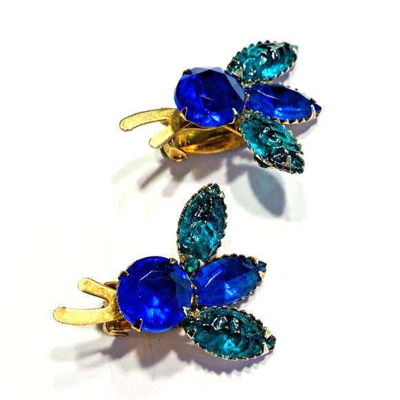 Mid Century Clip On Earrings 1950's Jewelry Gold Blue & Carved Green Rhinestones - Picture 2 of 6
